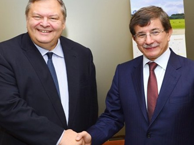 Συνάντηση Βενιζέλου – Νταβούτογλου με φόντο το Kυπριακό